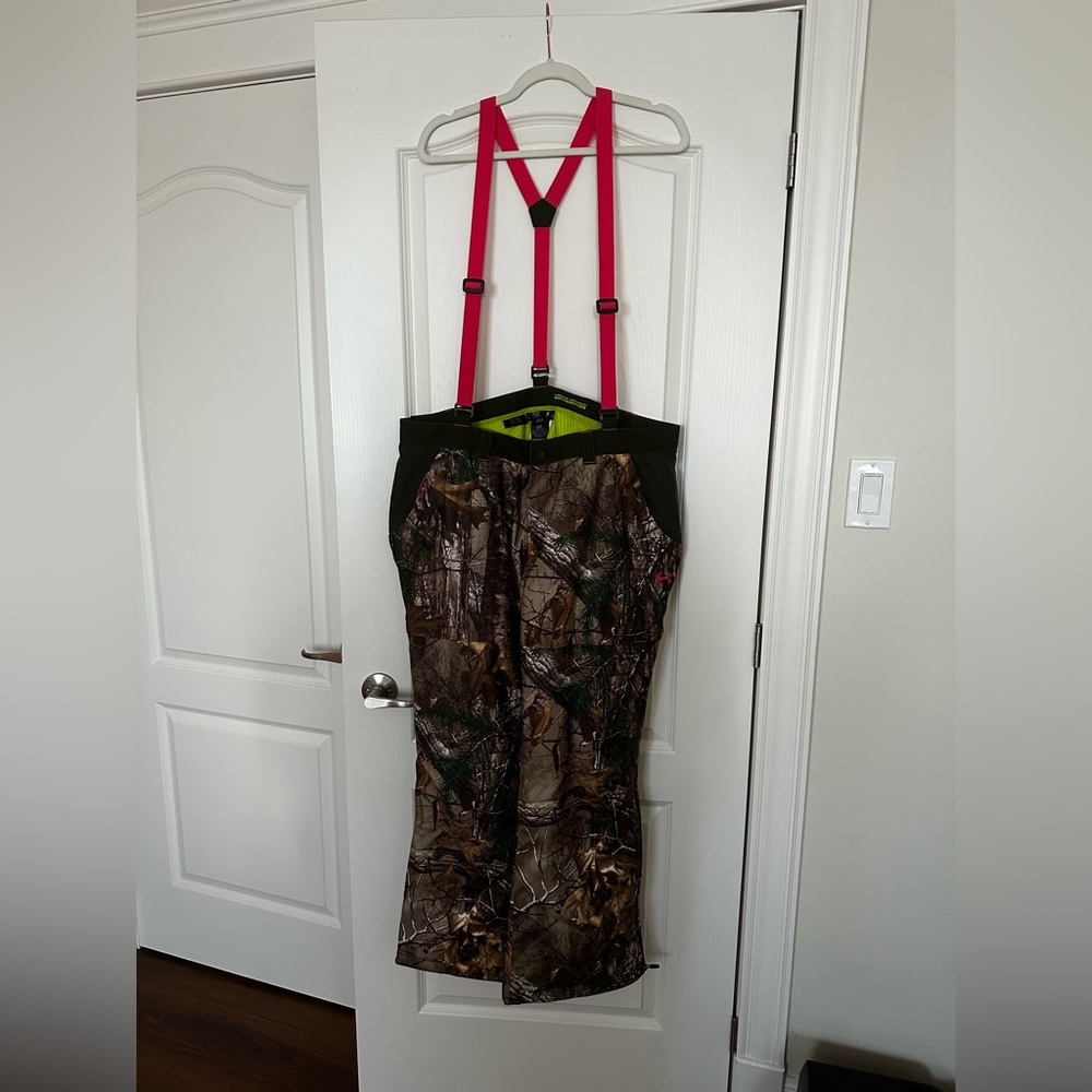 UA HUNT ladies pants